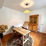 Villa En Plein Centre De *