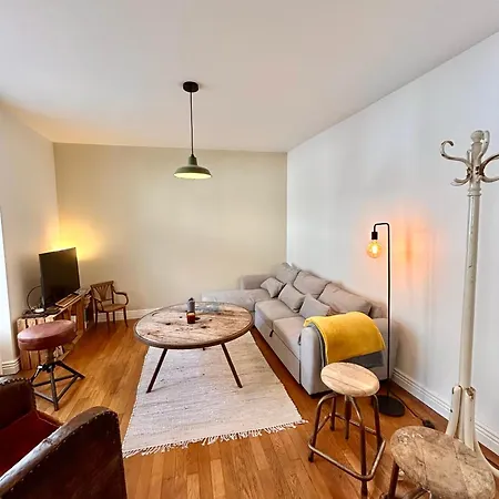 En Plein Centre De Villa *