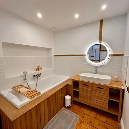 En Plein Centre De Villa *